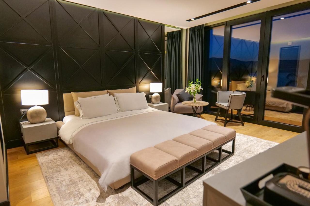 Hotel Miramare Vlore Bagian luar foto
